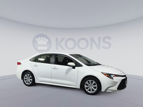 Used 2022 Toyota Corolla LE image 12