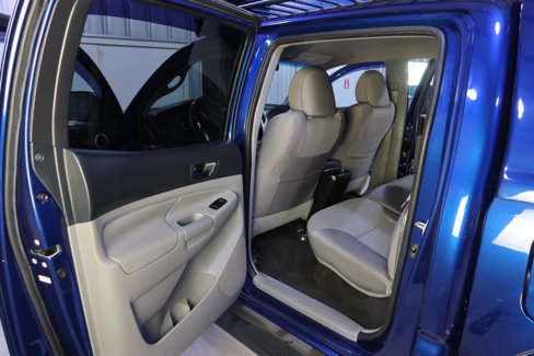 Used 2015 Toyota Tacoma 4x4 Double Cab w/ TRD Off-Road Package image 16