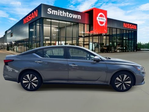 Certified 2022 Nissan Altima 2.5 SV image 5