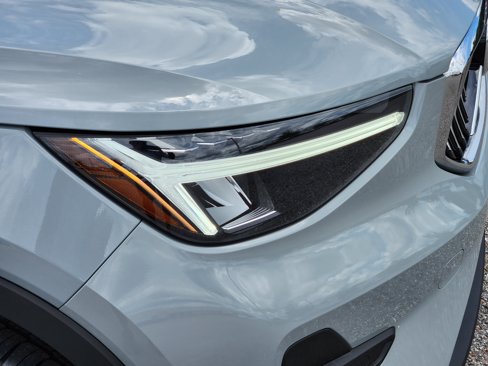 New 2025 Volvo XC40 B5 Core w/ Climate Package image 9