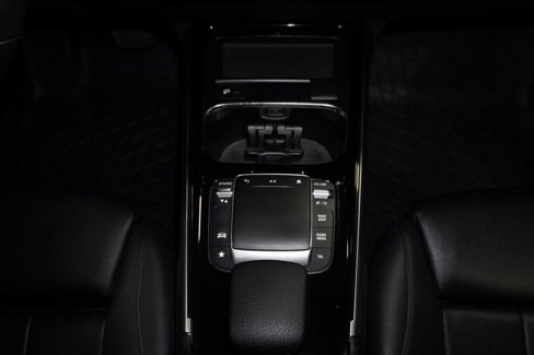 Used 2021 Mercedes-Benz GLB 250 4MATIC image 17