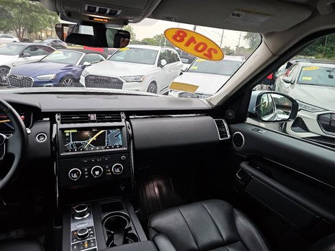 Used 2018 Land Rover Discovery SE image 62