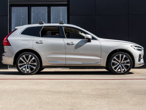 Used 2023 Volvo XC60 B5 Ultimate w/ Climate Package image 10