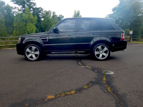 Used 2011 Land Rover Range Rover Sport HSE image 16
