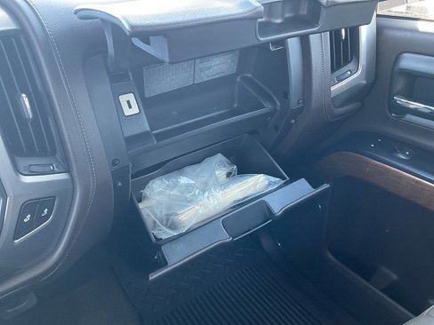 Used 2018 Chevrolet Silverado 1500 LTZ image 19