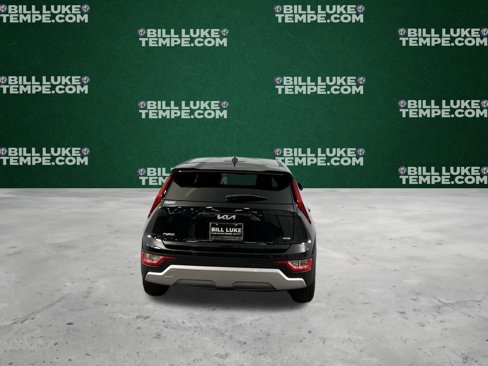 Used 2023 Kia Niro LX image 9