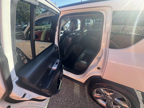 Used 2014 Jeep Compass Latitude image 12