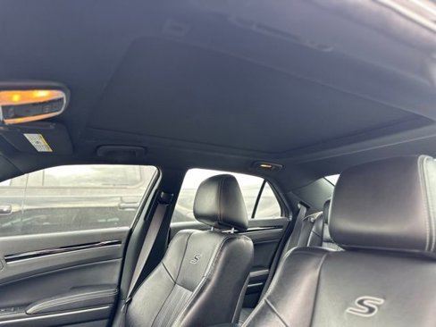 Used 2022 Chrysler 300 S image 11