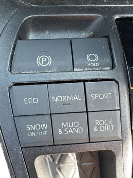 Used 2020 Toyota RAV4 LE image 18