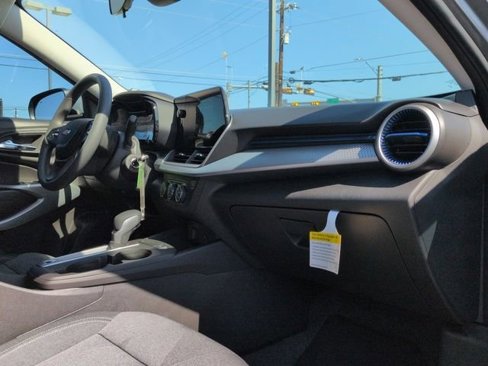 New 2025 Chevrolet Trax LS w/ LS Convenience Package image 25
