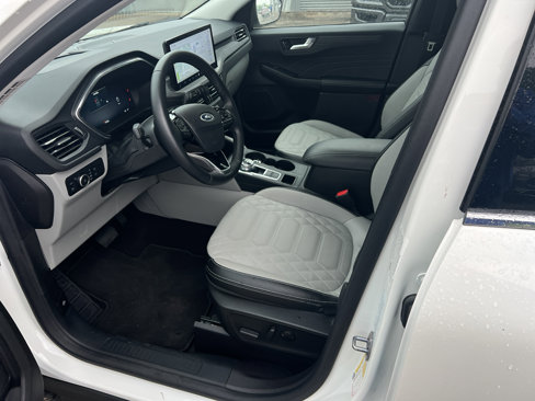 Used 2023 Ford Escape SE image 12
