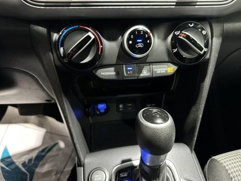 Used 2019 Hyundai Kona SE image 14