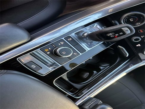 Used 2020 Land Rover Range Rover Sport HST image 23