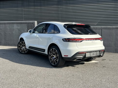 Certified 2025 Porsche Macan image 8