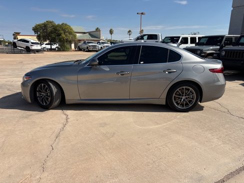 Used 2018 Alfa Romeo Giulia image 8