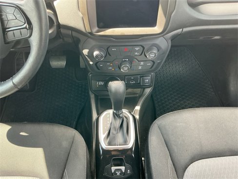 Used 2021 Jeep Renegade Latitude image 8