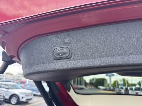 Used 2018 Ford Escape SEL w/ SEL Sport Appearance Package image 13