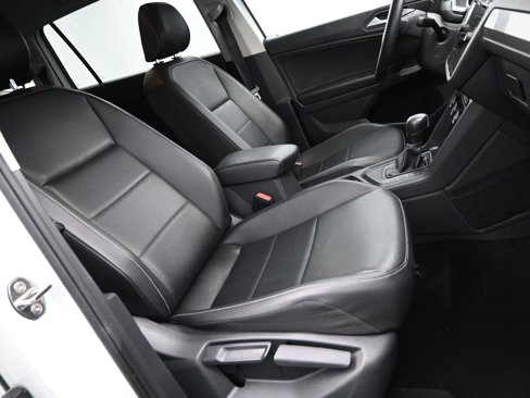 Used 2021 Volkswagen Tiguan SEL image 15