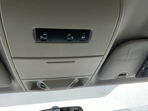 Used 2011 Dodge Grand Caravan Crew image 29