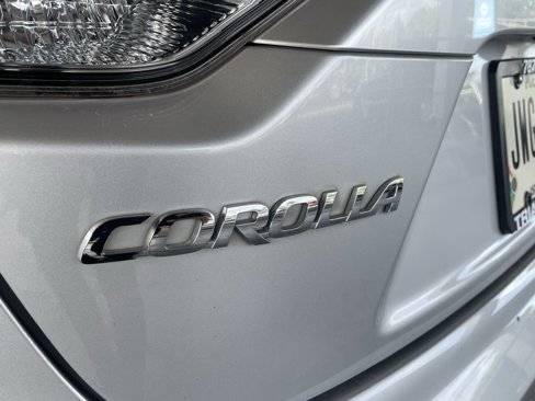 Used 2021 Toyota Corolla LE image 51