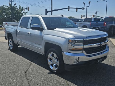 Used 2017 Chevrolet Silverado 1500 LT w/ LT Eassist Package image 4
