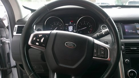 Used 2017 Land Rover Discovery Sport SE image 14