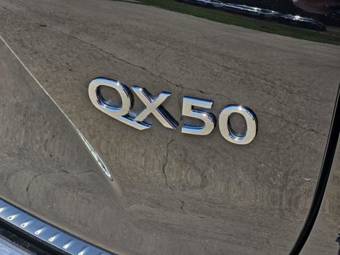 Used 2022 INFINITI QX50 Essential image 11