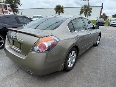 Used 2007 Nissan Altima 3.5 SL w/ Technology Pkg image 5
