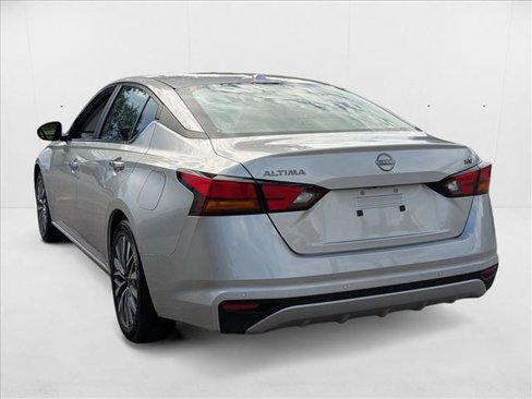 Used 2023 Nissan Altima 2.5 SV image 4