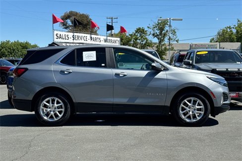Used 2023 Chevrolet Equinox LT image 3