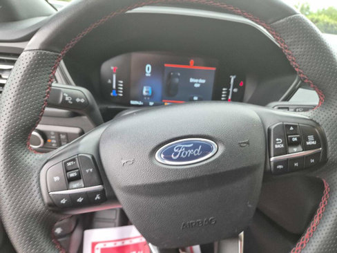 Used 2023 Ford Escape ST-Line image 10