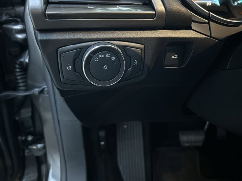 Used 2018 Ford Fusion SE w/ Fusion SE Technology Package image 17
