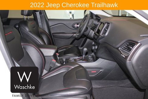 Used 2022 Jeep Cherokee Trailhawk w/ Trailer Tow Group image 23