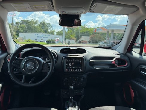 Used 2022 Jeep Renegade Latitude w/ Convenience Group image 11