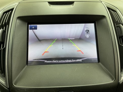 Used 2020 Ford Edge SE image 25