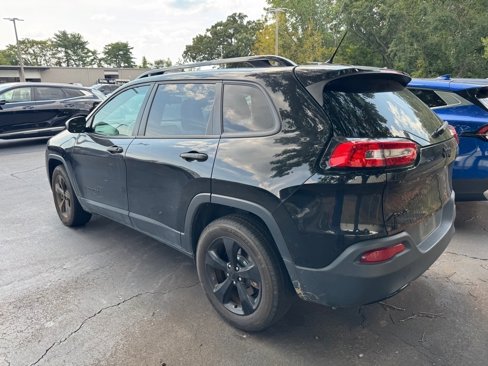 Used 2017 Jeep Cherokee Sport image 6