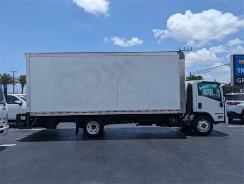 Used 2019 Isuzu NPR image 14