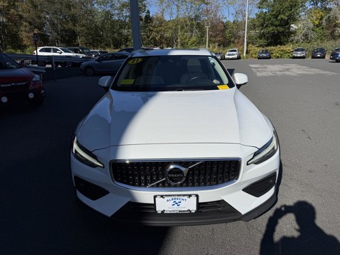 Used 2021 Volvo V60 T5 Cross Country image 8