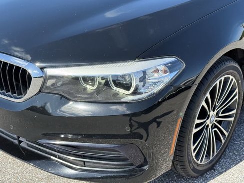 Used 2020 BMW 530e w/ Convenience Package image 31