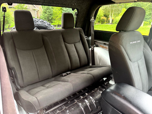 Used 2017 Jeep Wrangler Rubicon w/ Power Convenience Group image 18