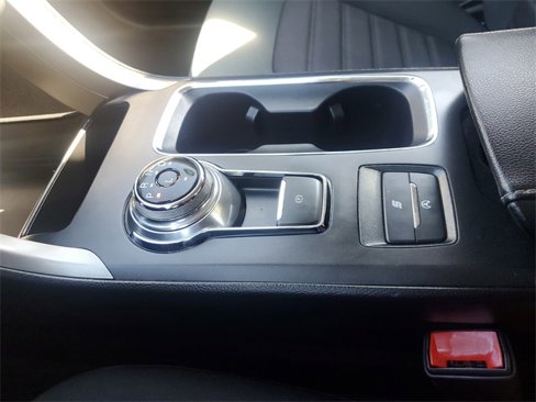 Used 2020 Ford Fusion SE image 28