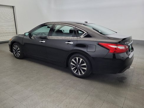 Used 2017 Nissan Altima 2.5 SV image 3