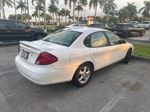 Used 2003 Ford Taurus SES image 9