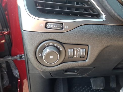 Used 2019 Jeep Cherokee Latitude Plus w/ Cold Weather Group image 17