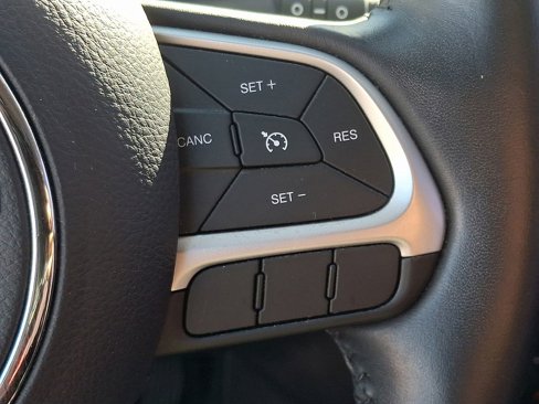 Used 2019 Jeep Compass Altitude image 23