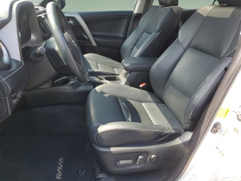 Used 2016 Toyota RAV4 Limited image 17