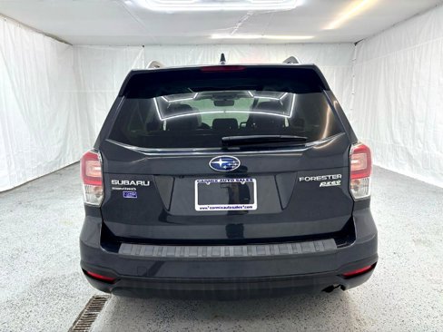 Used 2017 Subaru Forester 2.5i Premium w/ All-Weather Package image 4