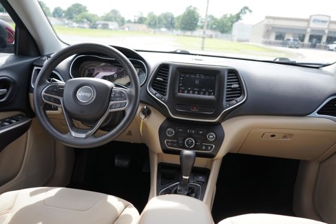 Used 2019 Jeep Cherokee Latitude w/ Popular Appearance Group image 22