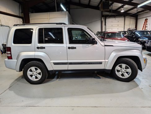 Used 2010 Jeep Liberty Sport w/ Popular Equipment Group image 8