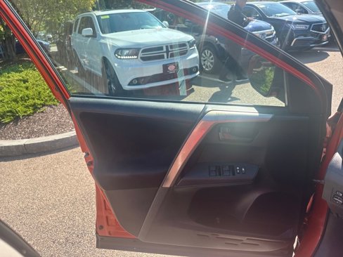 Used 2015 Toyota RAV4 LE image 32